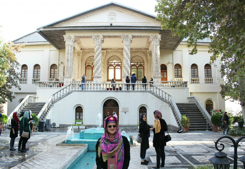 IranianFilmMuseumOutsideMeFotor